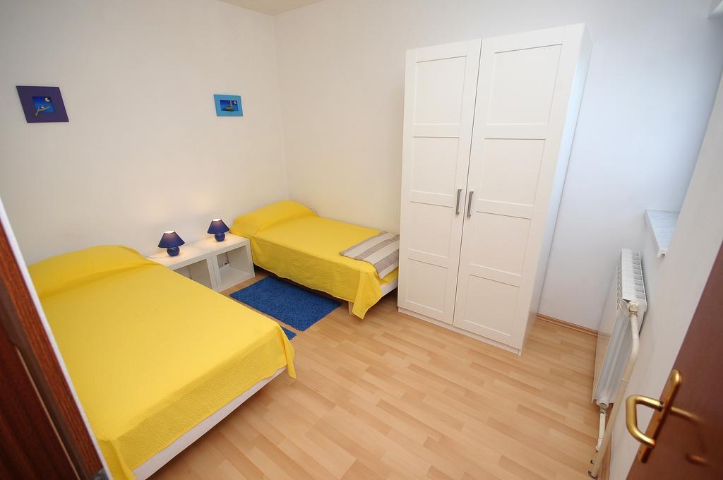 Apartament Vv Pula Cameră foto